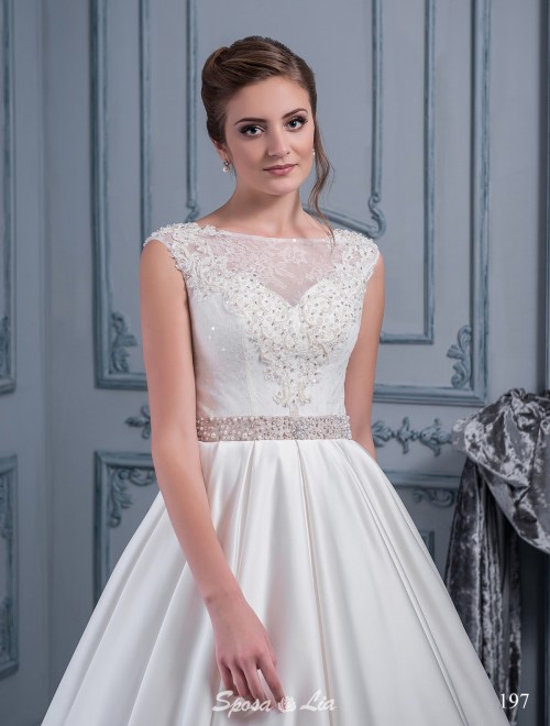 https://www.sposa-lia.com/images/stories/virtuemart/product/197       (2).jpg